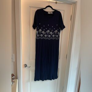 Fashion Bug Vintage Navy Maxi Dress Embroidered Floral Size 14/16 cottagecore